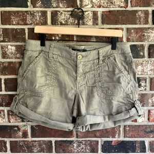 Anthropologie Level 99 Roll Tab Shorts in Green Size 31